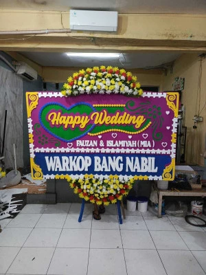 Papan Bunga di Cakung Barat